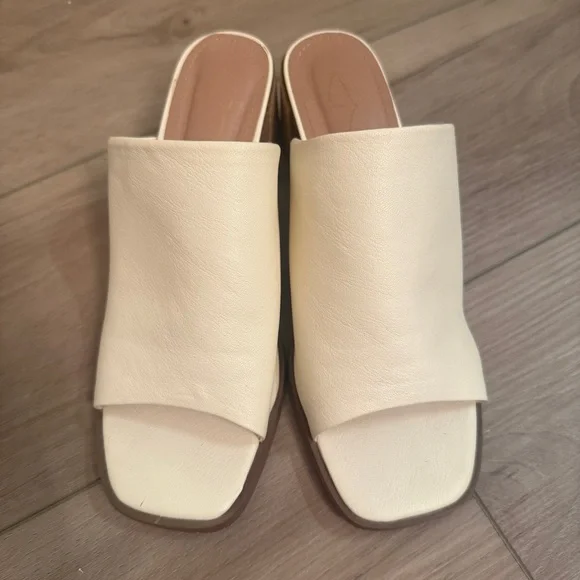 Joie| EUC Women’s Size 7.5 Cream Block Heel leather Mules - Picture 3 of 8